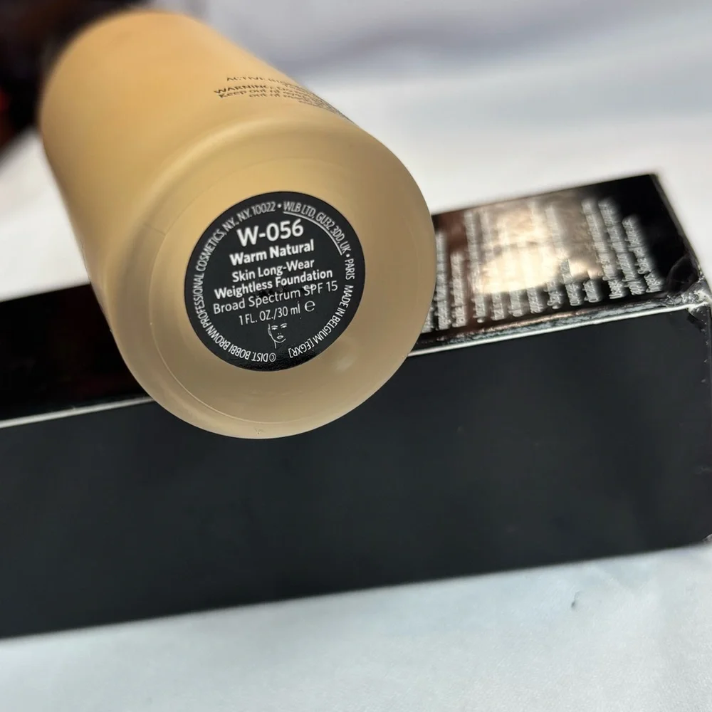 Bobbi Brown Skin Long-Wear Weightless Foundation - Warm Natural